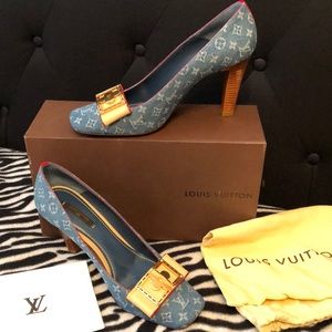 Louis Vuitton: Authentic Ginger Denim Pumps.